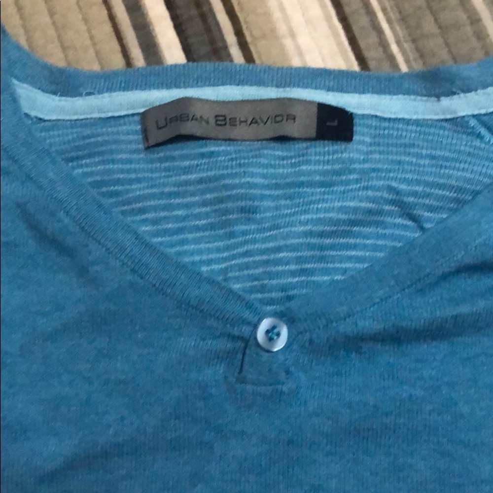 ❤️ 2 items for $10!  Men’s Urban Behavior Sweater Size Large